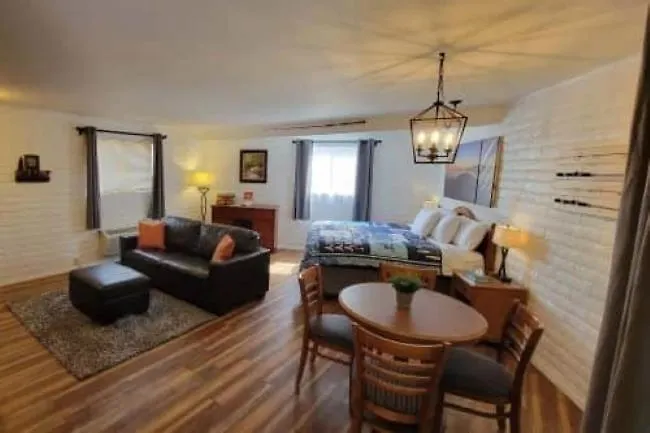 The Nook Hotel *