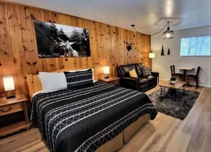 The Nook Pinetop-Lakeside